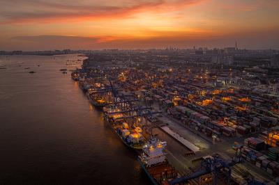 基于中国上海将仿牌物品邮寄到加拿大素里