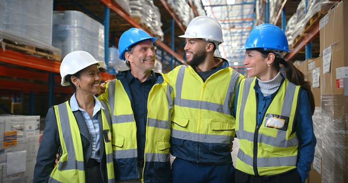 突发:100多个集装箱受损,ONE一集装箱船在洛杉矶港爆炸起火 突发:100多个集装箱受损,ONE一集装箱船在洛杉矶港爆炸起火