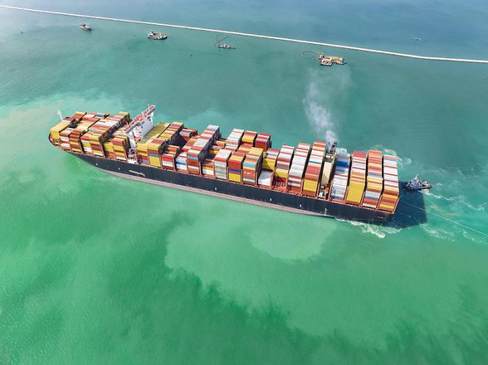 苏伊士运河:大型集装箱船已开始重返