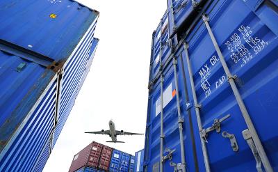 车载Wi-Fi设备借助深圳标准空运送达美国休斯敦(Houston)