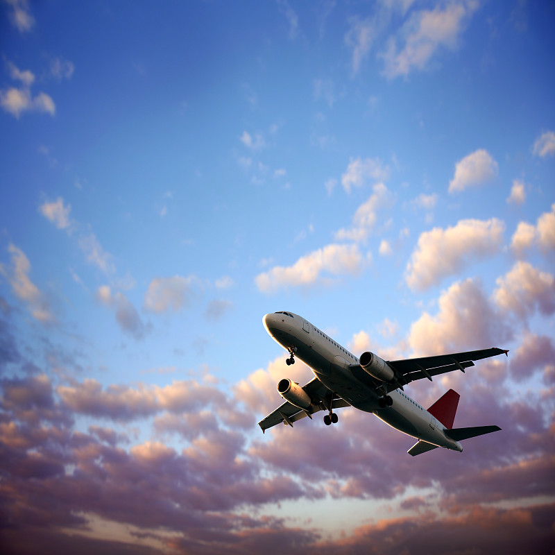 中国青岛到美国卡斯珀(Casper)的车载逆变器使用空运门到门专线6天内配送到