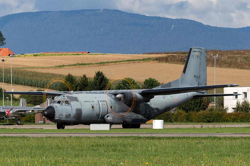 服装使用郑州优先空运送达匹兹堡(Pittsburgh)
