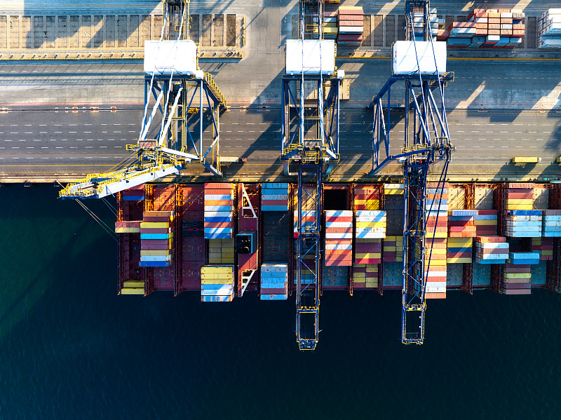 方钢采用中国广州FCL海运送抵美国霍莫萨萨