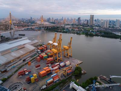 鞭利用中国义乌国际多式联运快速送达伊丽莎白