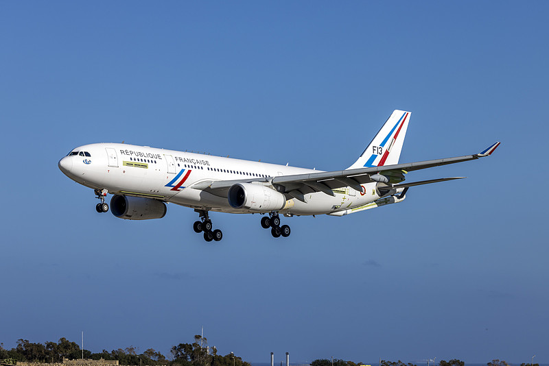 中国西安到埃弗格雷斯港的蓝牙耳机麦克风采用航空货运3天内配送到