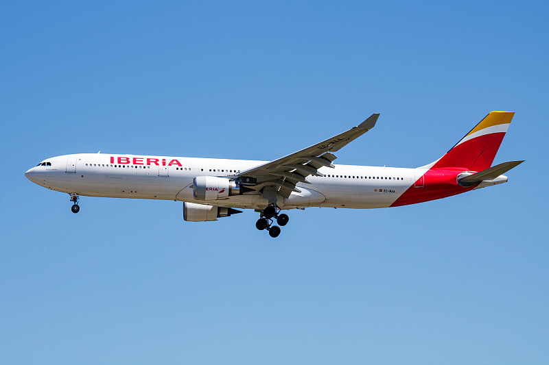 液晶显示器采用中国深圳国际多式联运运到迈阿密(Miami)