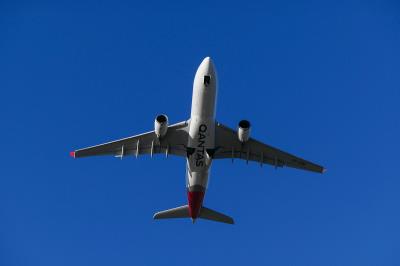 中国武汉到夏延的旺旺雪饼采用空运派送10天送达