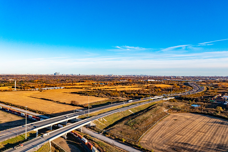 中国上海到克利夫兰(Cleveland)的假睫毛胶水使用多式联运6天速递到