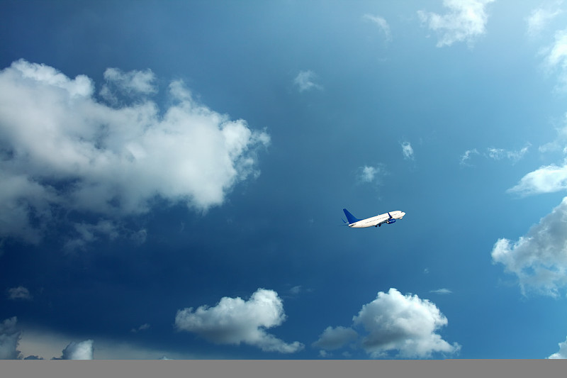 深圳到新加坡的退烧药采用海空联运6天送达