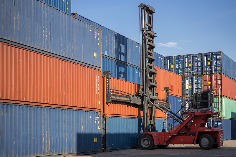 笔记本电脑经广州海上运输安全送达美国坦帕(Tampa)