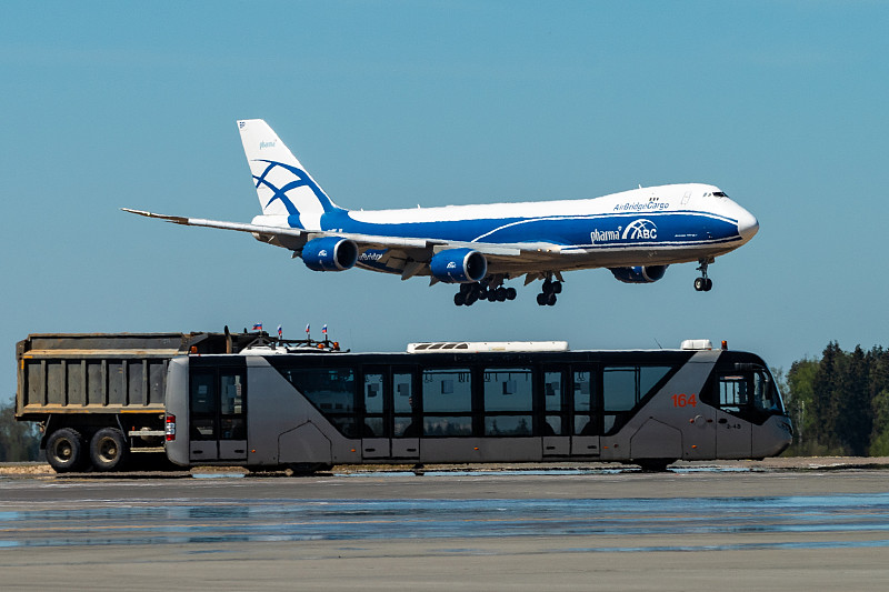 中国成都工业中间品使用门到门空运9天内速递到纽约(NewYork)