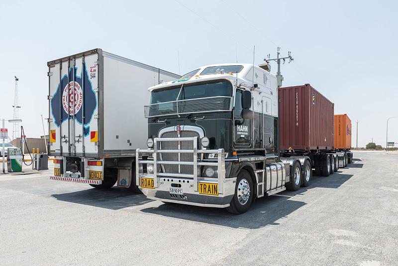 红酸枝木借助青岛国际海空联运及时送达美国纳什维尔(Nashville)