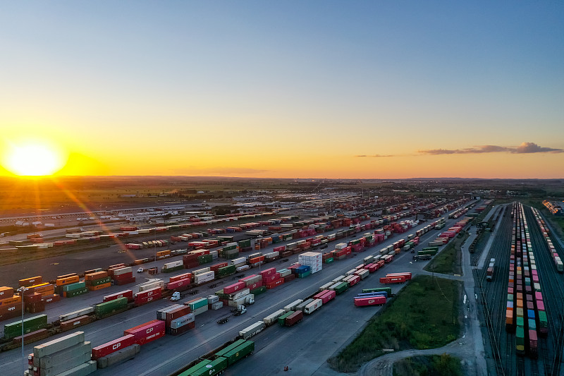 汽车内饰改装套件（座椅改装、内饰板改装）经过广州跨境联运运抵美国罗切斯特(Rochester)