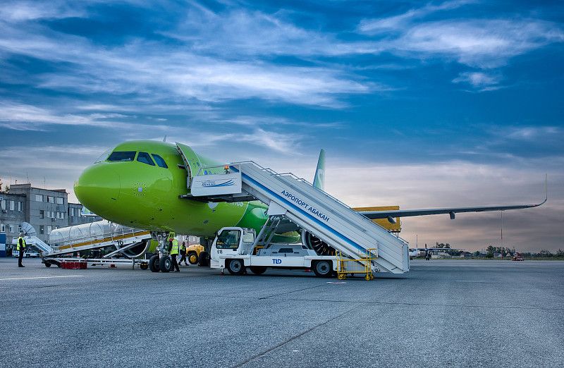 广州到安克雷奇(Anchorage)的笔记本电脑背包采用航空快递11天速递到