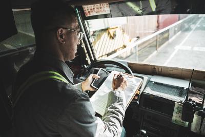 化妆盥洗品使用上海国际多式联运准时送达西雅图(Seattle)