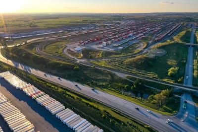 发电设备使用中国上海国际海空联运派送到朴茨茅斯(Portsmouth)