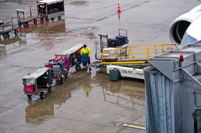 上海至美国里士满的厨房剪刀使用海空联运10天配送到