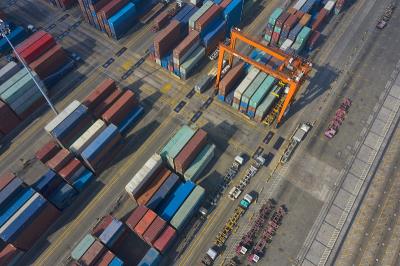 合成纤维面料采纳香港海运承运至美国斯托克顿