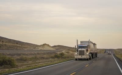 笔记本电脑经香港多式联运及时送达美国奥克兰(Oakland)
