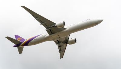 中国西安到美国新奥尔良的炭化木采用标准空运4天内送到