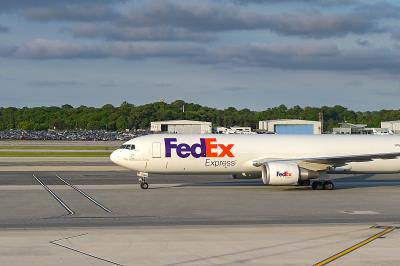 >羽绒服经中国宁波跨境联运承运至帕特森(Paterson)