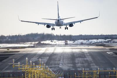嫁接刀借用中国长沙空运专线送到奥克兰(Oakland)