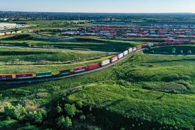 工业机器人选用中国台中国际多式联运快送到美国劳德代尔堡(FortLauderdale)