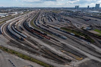 中国北京汽车装饰品（车贴、摆件、挂饰）使用国际空运专线3天内速递到博伊西(Boise)