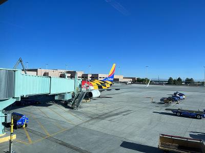 >中国义乌至纽瓦克的木制文具盒采用空运专线15天内送达