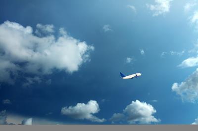 深圳到新加坡的退烧药采用海空联运6天送达