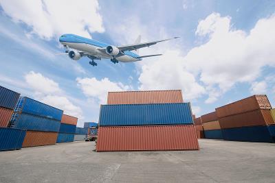 中国重庆维生素采用多式联运9天配送到美国匹兹堡