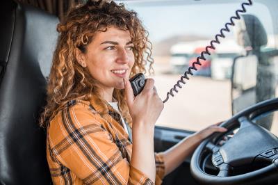 高清线通过中国香港FCL海运高效送达新加坡