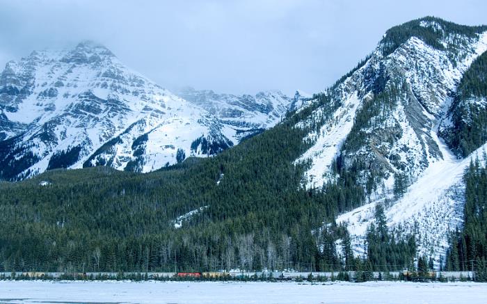 兴宁市群彬物流有限公司