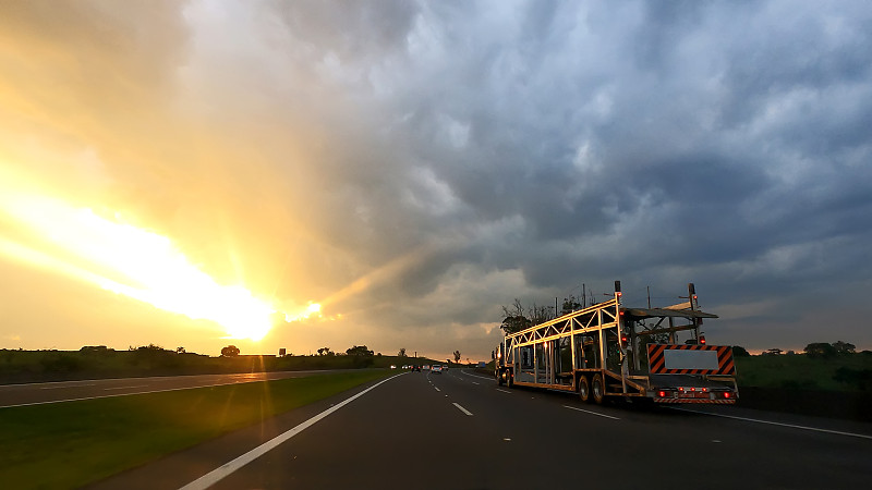 内蒙古云鹿物流有限责任公司