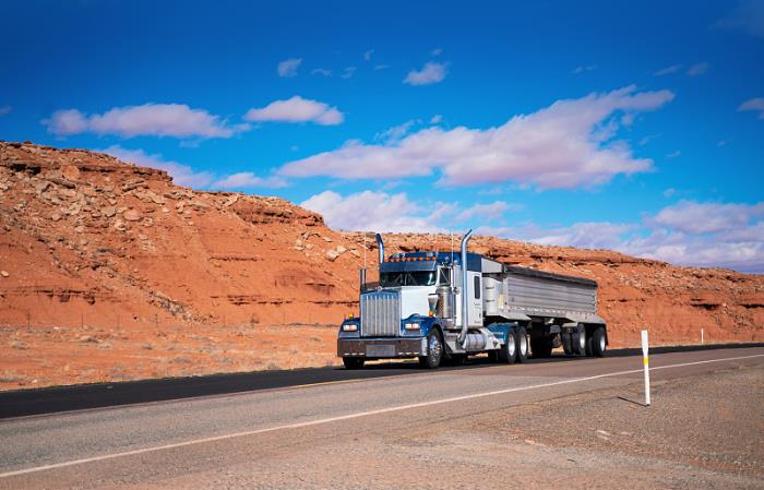 东兴市骏马物流有限公司