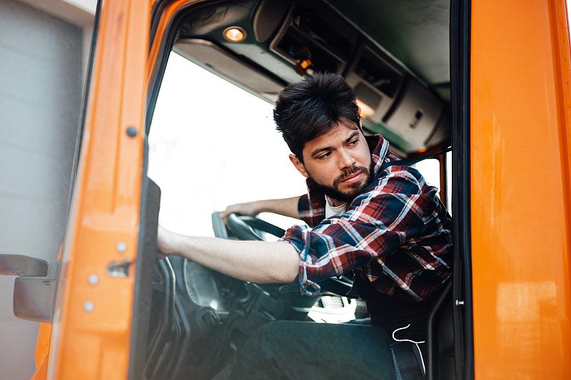 嘉峪关恒万利物流有限责任公司