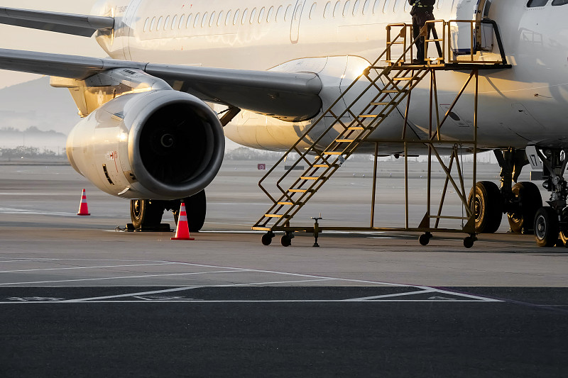 国际货代端到端追踪：物联网设备实现货物状态监控