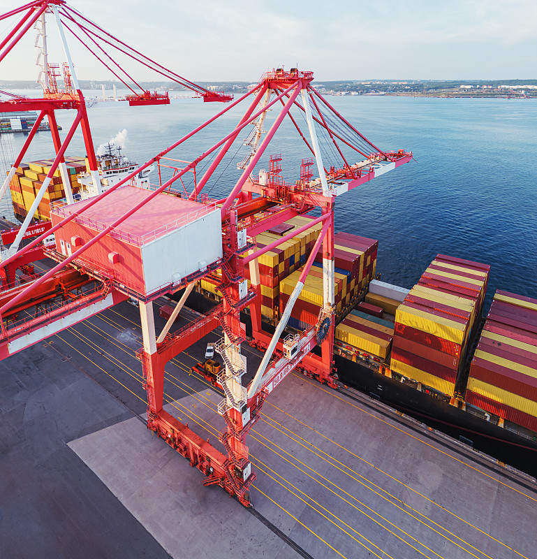 留学生寄美国行李物流操作及清关技巧