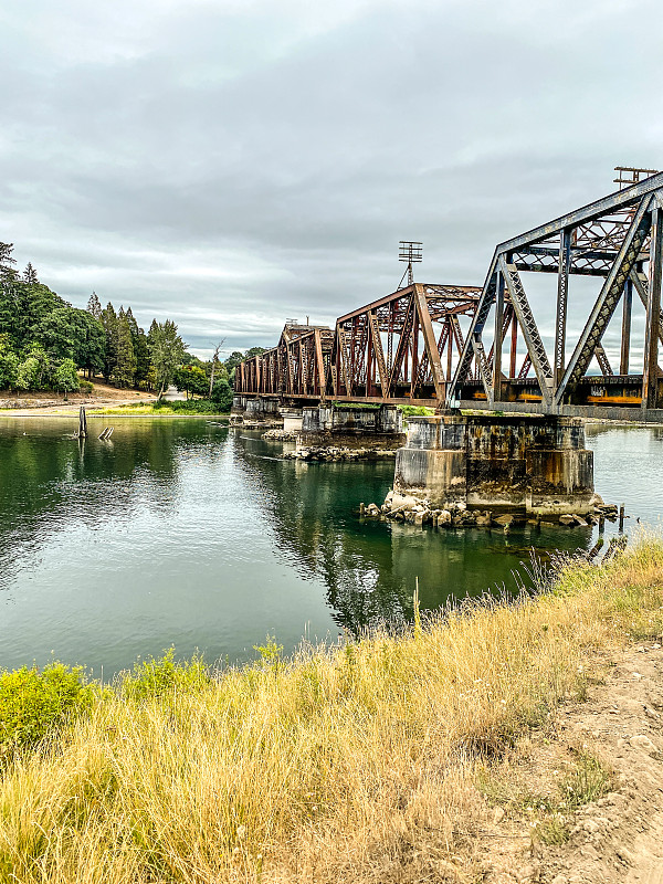 跨境物流干线运输：跨国快递的“主干道”