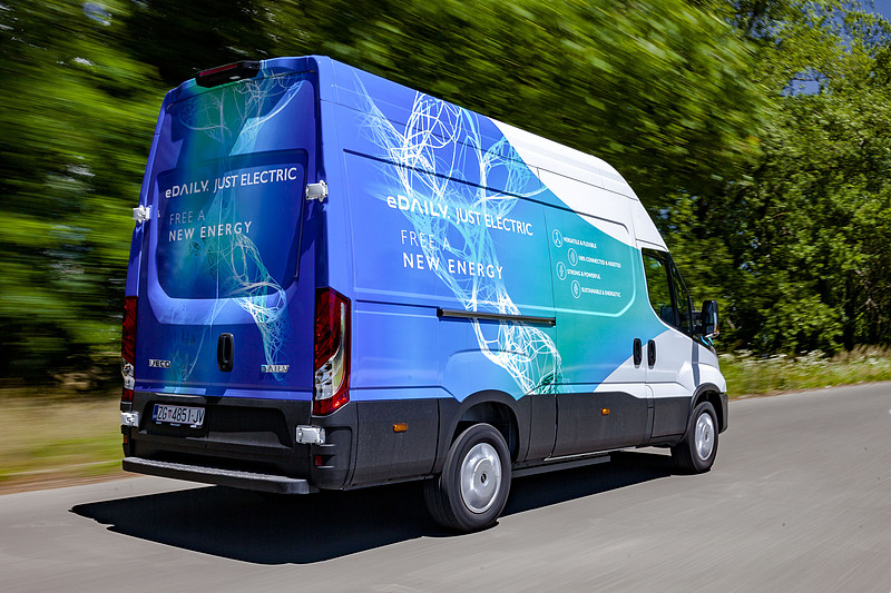 跨境独立站如何通过专线组合降低物流成本30%？