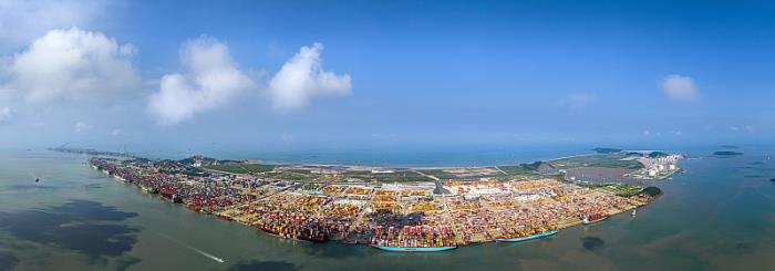 加拿大两个最大国际海运港口工人罢工