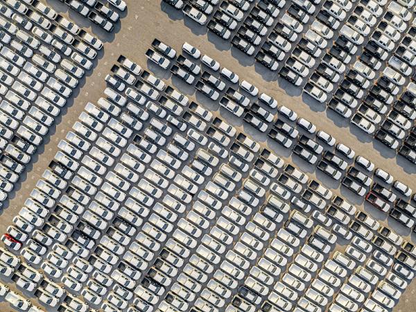 加拿大国际空运港口的运营时间是怎样的？