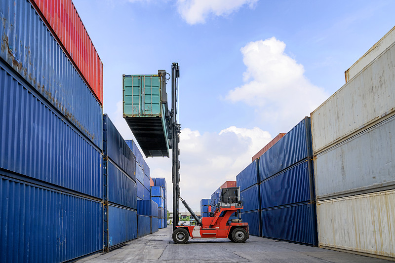 经过济南鲜花寄到加拿大萨斯卡通