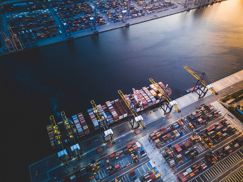 从广州把红酒邮寄到加拿大圣凯瑟琳斯