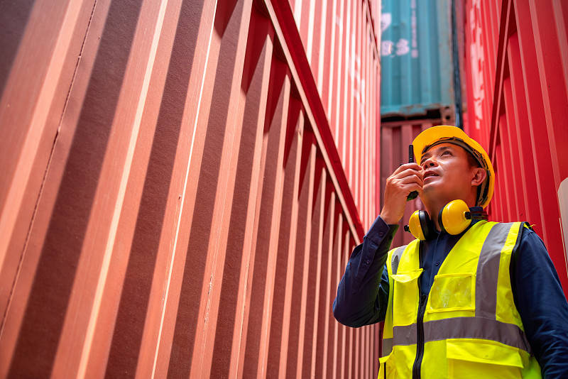 基于中国上海把电视机寄到加拿大素里