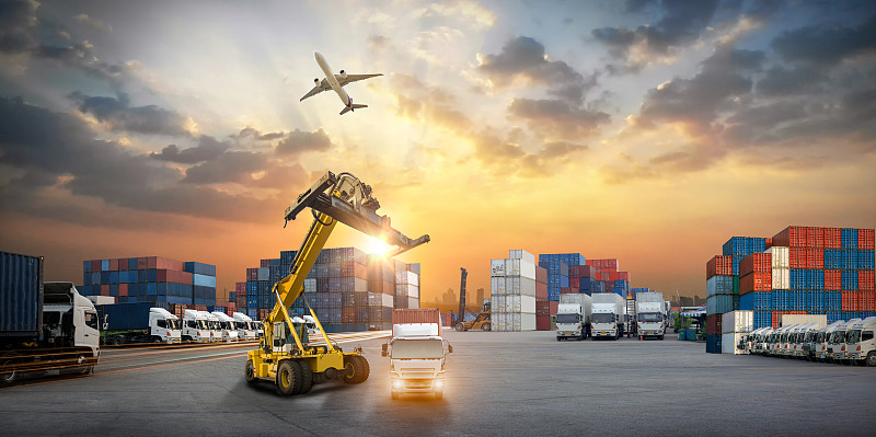 经由中国上海把狗粮寄到加拿大圣约翰