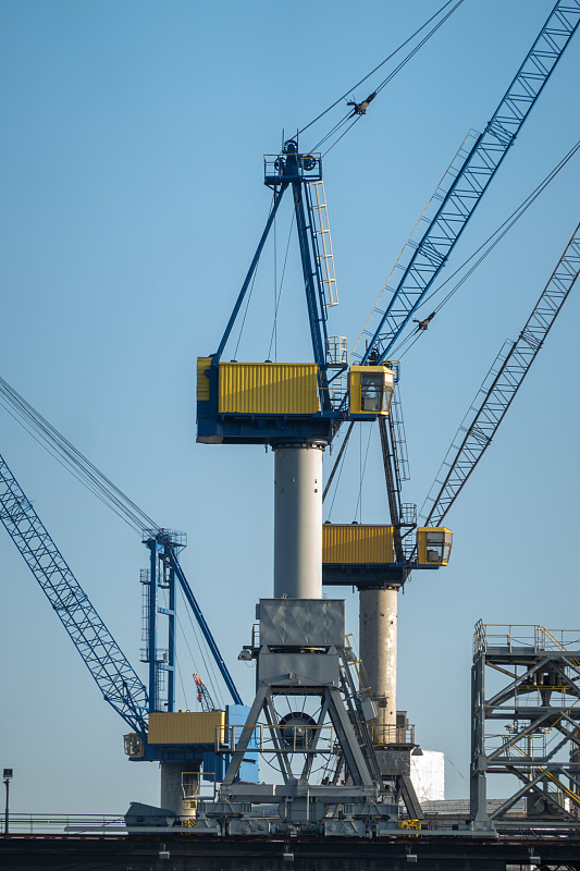 经过广州将化妆品邮寄到加拿大多伦多