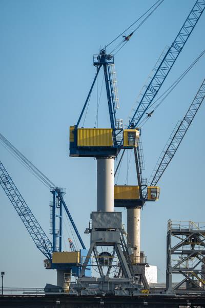 经过广州将化妆品邮寄到加拿大多伦多