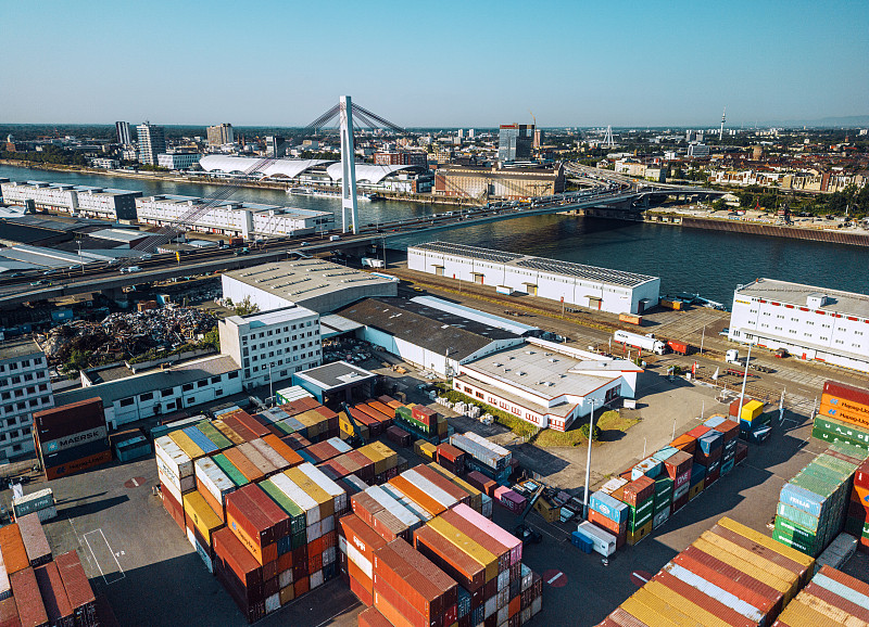 海运到美国如何选择货代