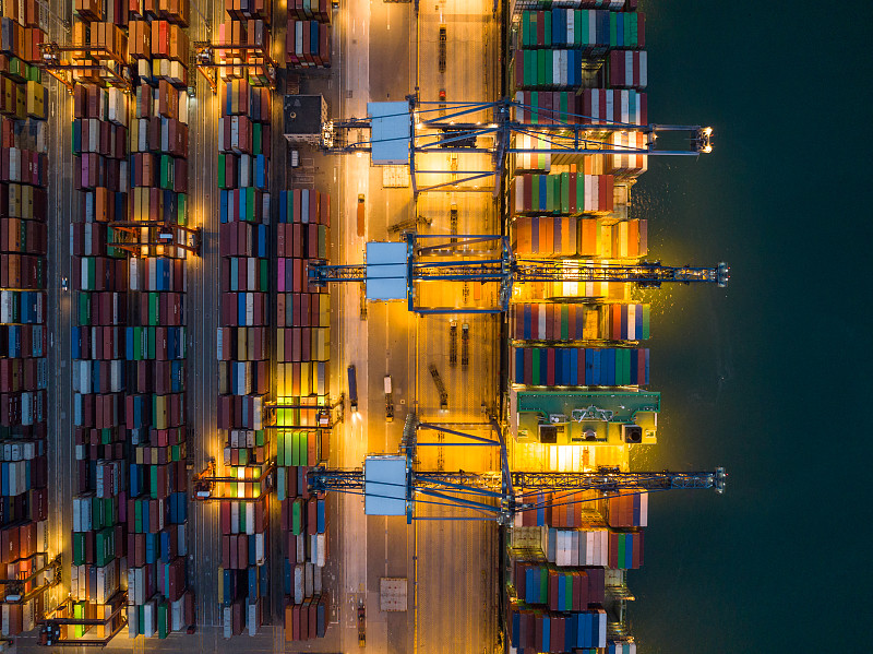 中国到美国的海运费用大概是多少？